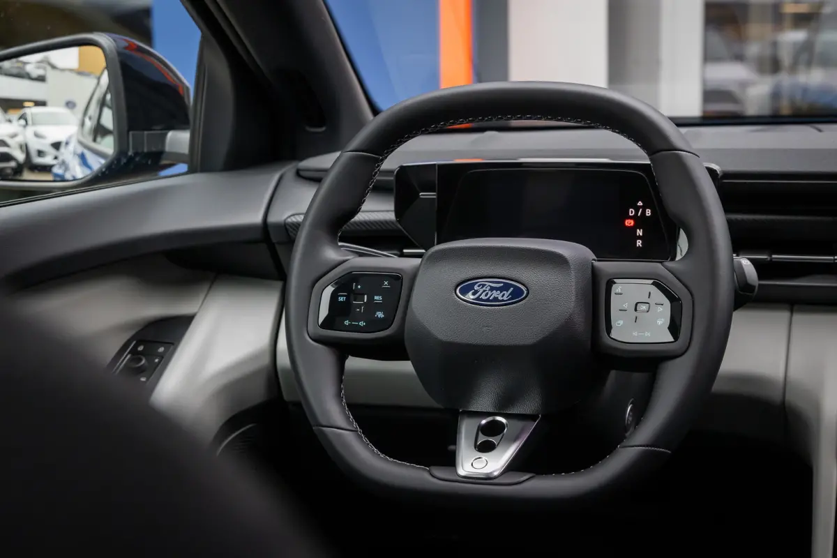 210kW RWD Premium | Voorraad, Snel Leverbaar! | Trekhaak | AGR Stoelen | Apple Carplay/Android Auto | 18-weg verstelbare AGR-voorstoelen (ergonomisch gecertificeerd) | Achteruitrijcamera | A