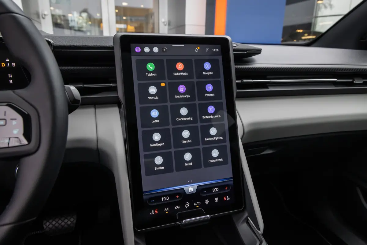 210kW RWD Premium | Voorraad, Snel Leverbaar! | Trekhaak | AGR Stoelen | Apple Carplay/Android Auto | 18-weg verstelbare AGR-voorstoelen (ergonomisch gecertificeerd) | Achteruitrijcamera | A