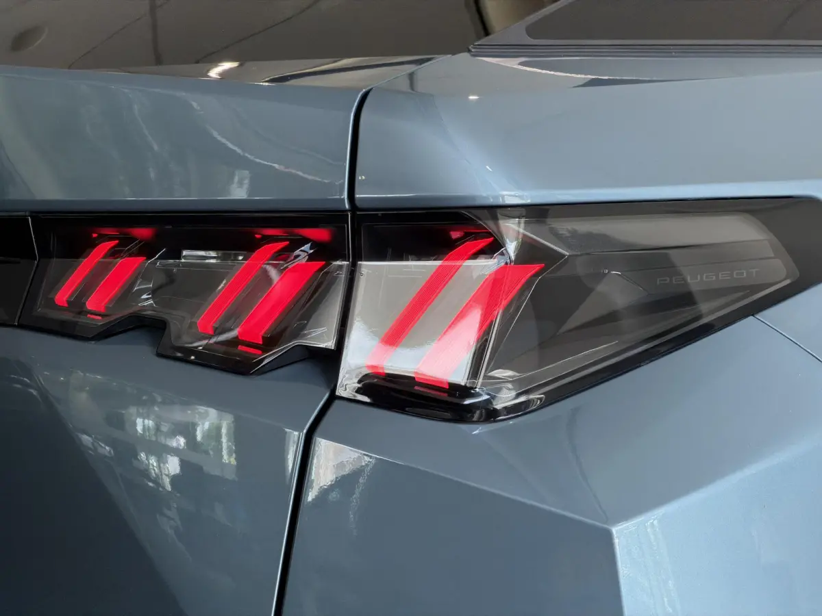 1.6 plug-in Hybrid 195 Allure
