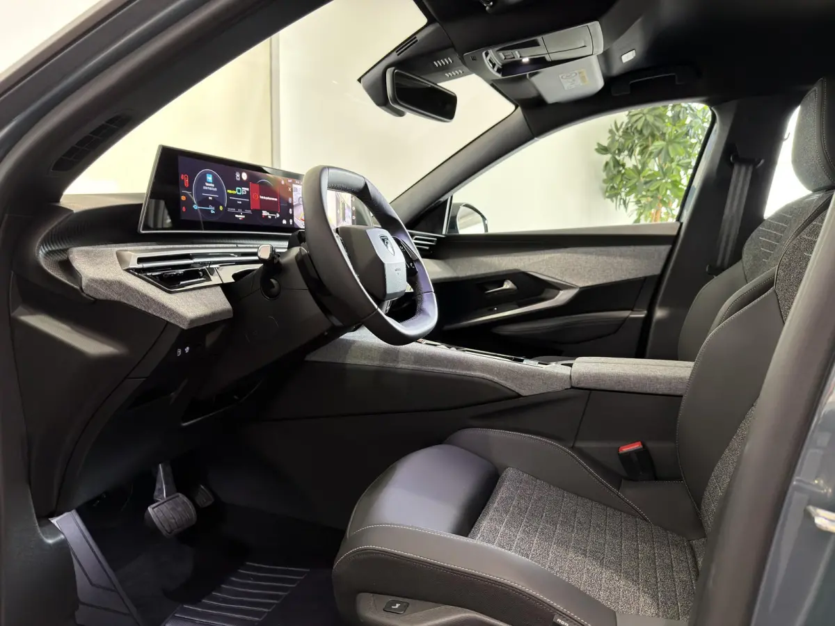1.6 plug-in Hybrid 195 Allure
