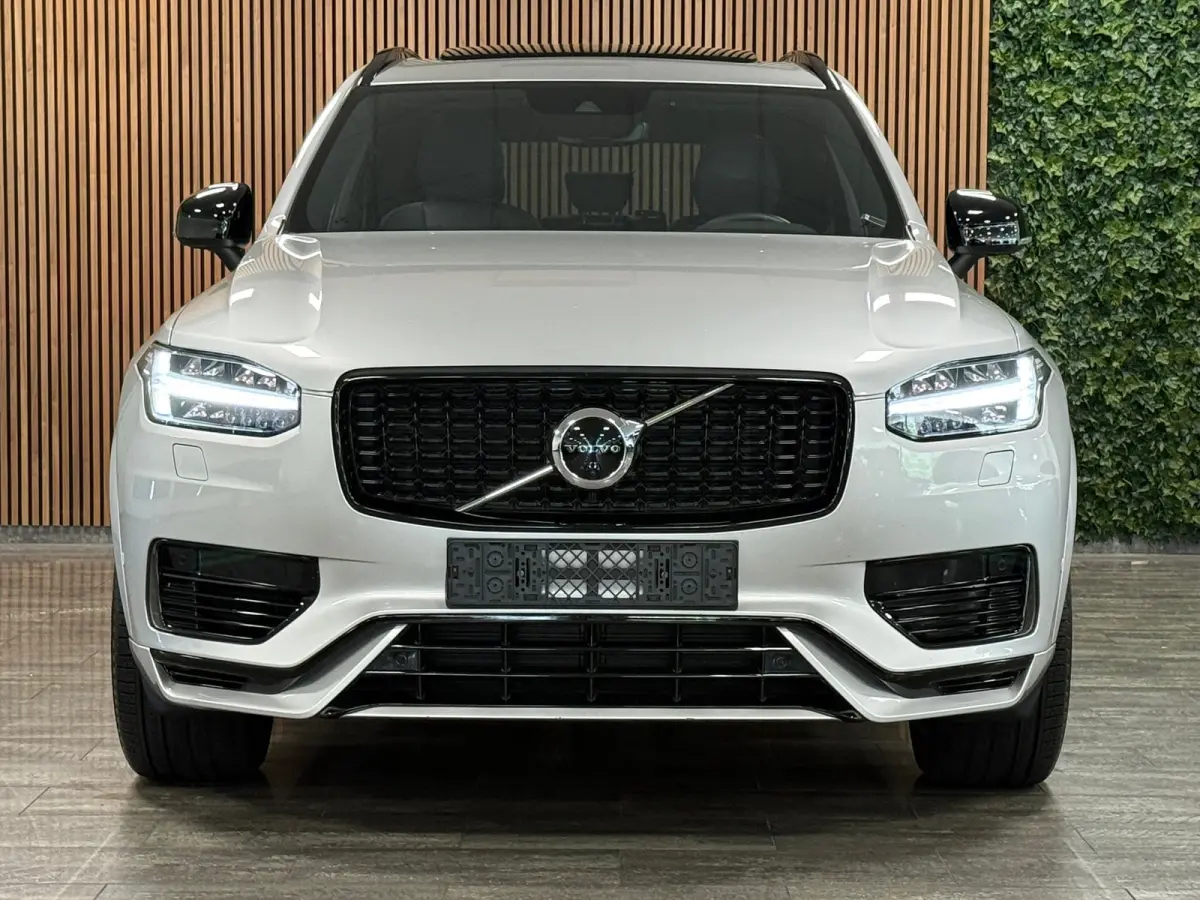T8 AWD Recharge R-Design Long Range | Luchtvering | Stoelventilatie | Trekhaak | 360° Camera | Harman Kardon | 455pk | Schuifdak | Stoelmassage | Adaptieve Cruise Control | Stoelverwarming 