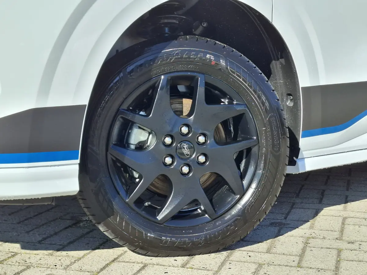 Cust. 340 L2H1 Sport 71 kWh | Nieuw!! | 370KM WLTP | 2.300 KG trekgewicht | Android/Apple Carplay | Voorstoelen/Stuur Verwarmd | Beide Kanten Schuifdeur | LM Velgen 17" | Airco |