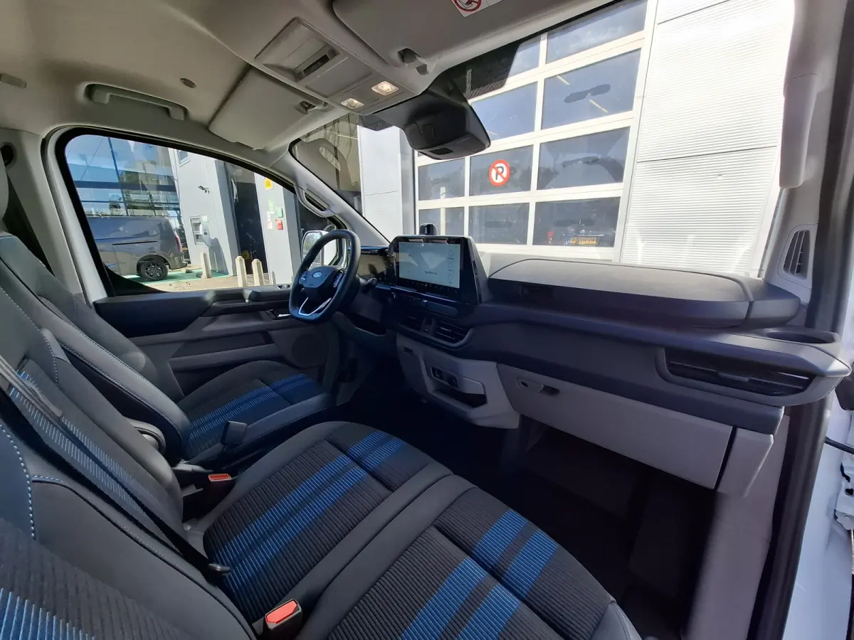 Cust. 340 L2H1 Sport 71 kWh | Nieuw!! | 370KM WLTP | 2.300 KG trekgewicht | Android/Apple Carplay | Voorstoelen/Stuur Verwarmd | Beide Kanten Schuifdeur | LM Velgen 17" | Airco |