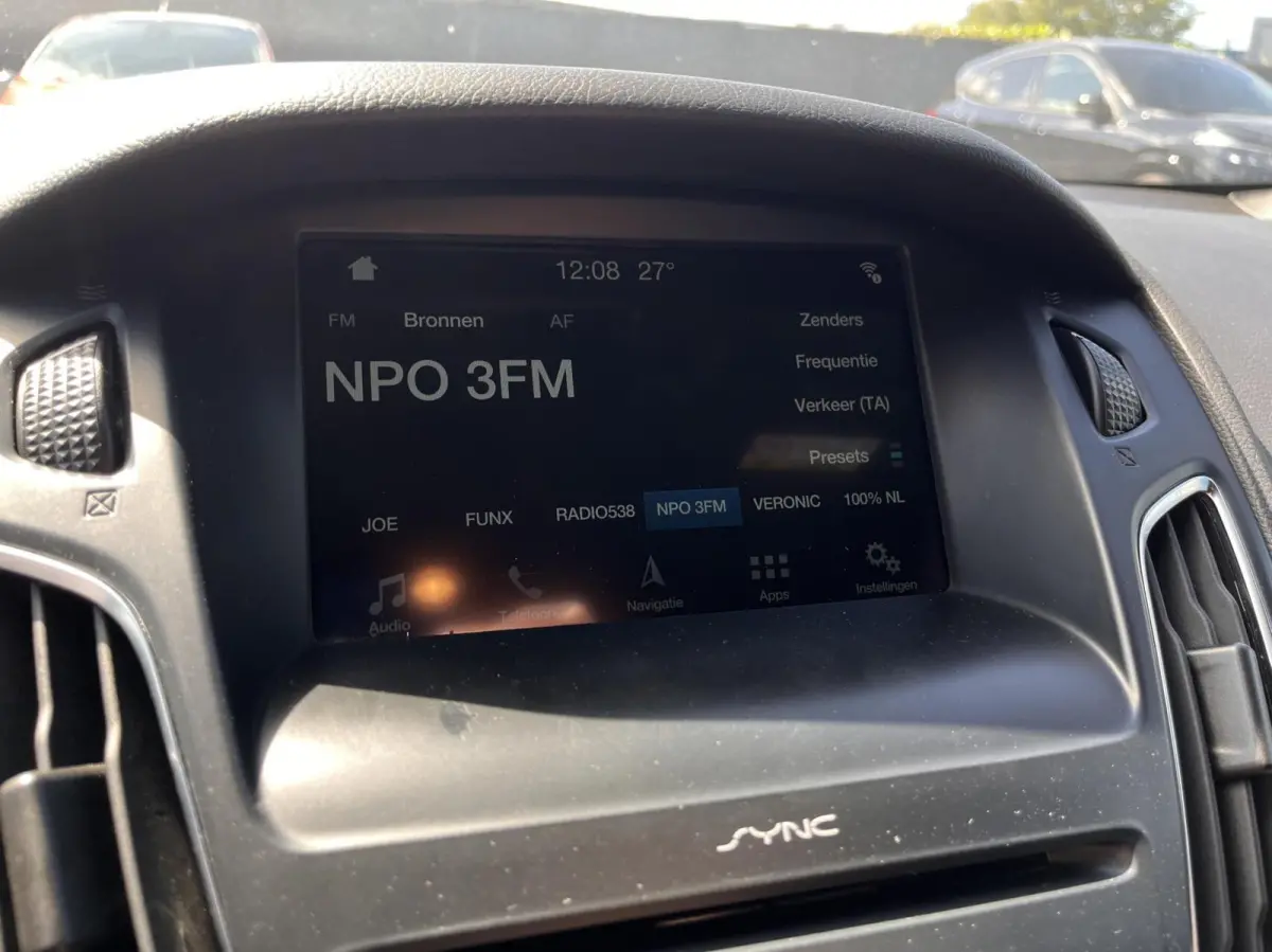 1.0 ST-Line 125PK Cruise Navi Carplay Climate Parkeersensoren Parkeer Assistent 18'' Velgen Privacy Glass *Sportief*