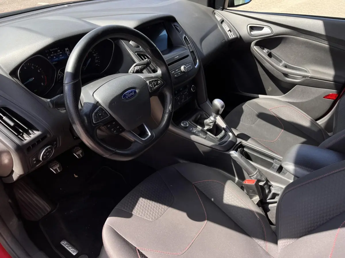 1.0 ST-Line 125PK Cruise Navi Carplay Climate Parkeersensoren Parkeer Assistent 18'' Velgen Privacy Glass *Sportief*