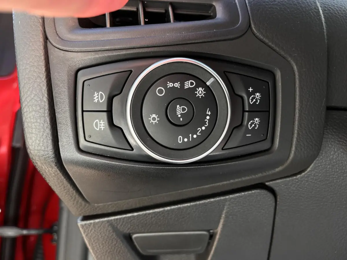 1.0 ST-Line 125PK Cruise Navi Carplay Climate Parkeersensoren Parkeer Assistent 18'' Velgen Privacy Glass *Sportief*
