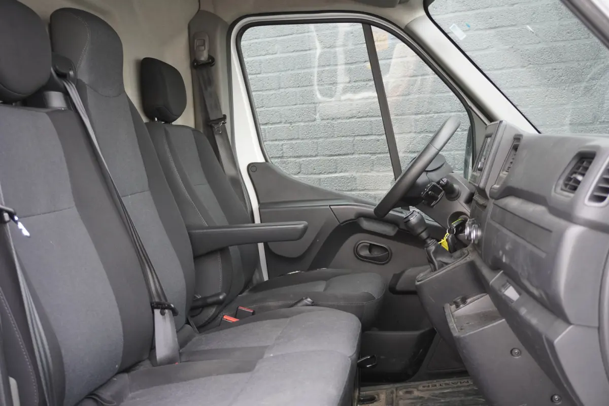 2.3 dCi 150PK L2H2 EURO 6 - Airco - Navi - Cruise - €14.950,- Excl.