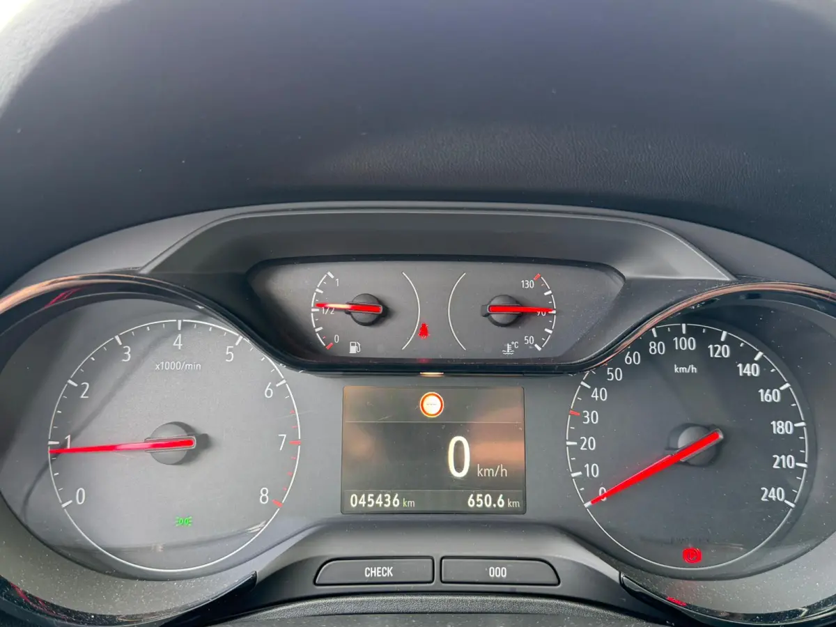1.2 TURBO 130PK EDITION CAMERA/PDC/NAVIGATIE