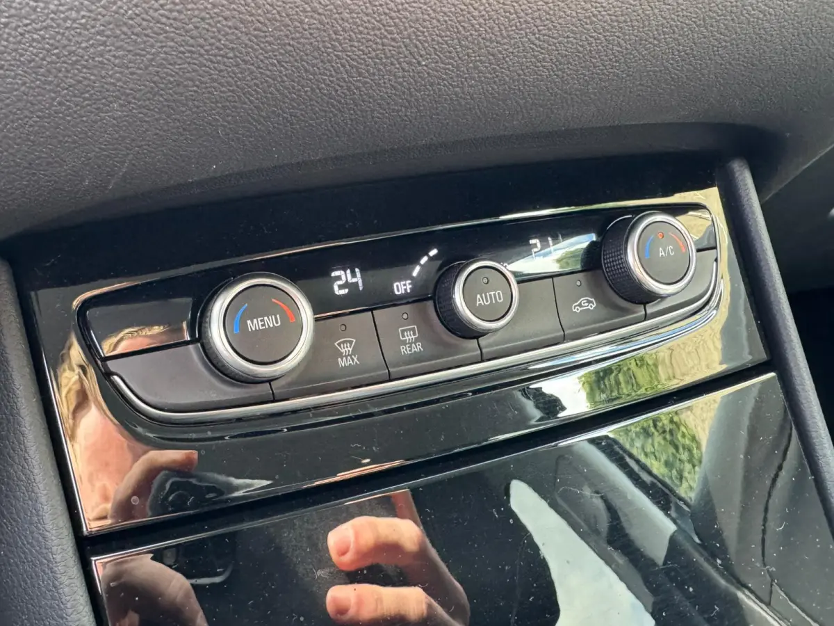 1.2 TURBO 130PK EDITION CAMERA/PDC/NAVIGATIE