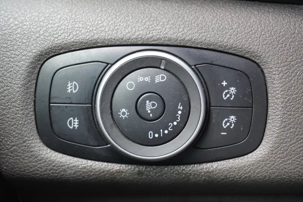 2.0 TDCI EURO 6 - Airco - Cruise - PDC - € 12.950,- Excl.