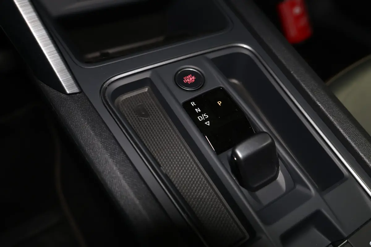 1.4 e-Hybrid Adrenaline AVM CARPLAY NAVI PANO MEMORY VIRTUAL CAMERA SFEER "23