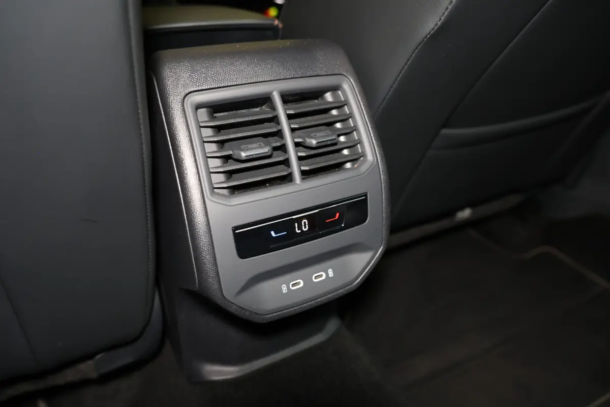 1.4 e-Hybrid Adrenaline AVM CARPLAY NAVI PANO MEMORY VIRTUAL CAMERA SFEER "23