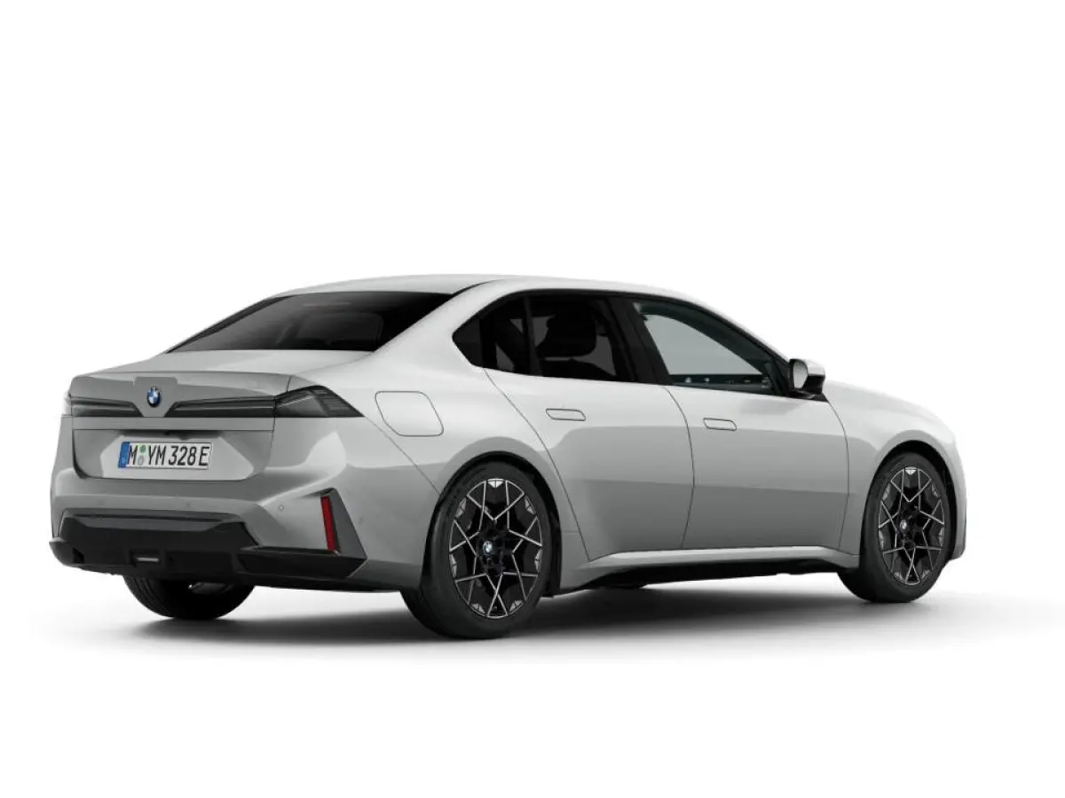 50 xDrive | First Edition | M Sportpakket | Verlichte Iconic Glow Grille | Harman Kardon
