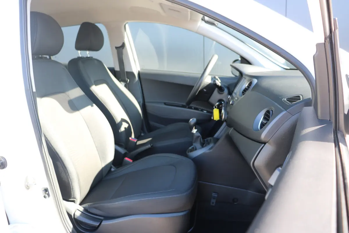 1.0i Comfort AIRCO | NAVI | CRUISE CONTROL | ALL SEASON | DAB | BLUETOOTH