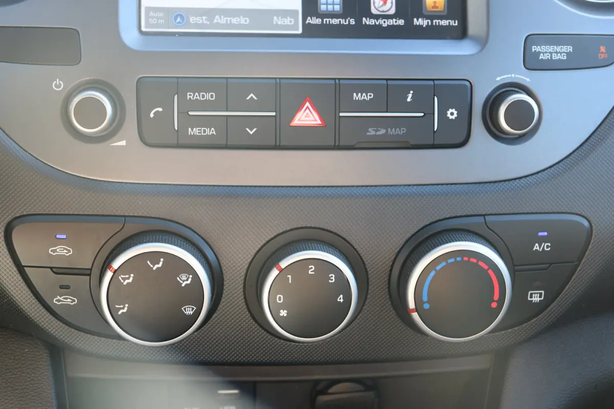 1.0i Comfort AIRCO | NAVI | CRUISE CONTROL | ALL SEASON | DAB | BLUETOOTH
