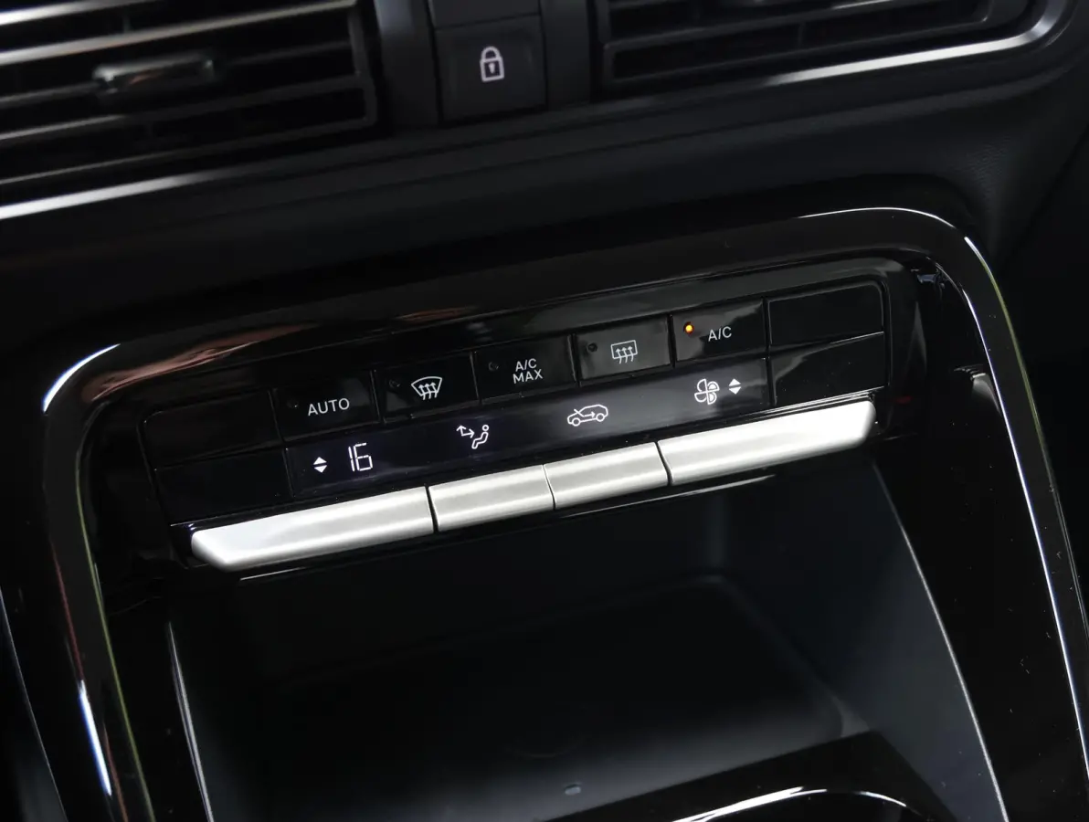Max 113pk Comfort Range 44 kWh 8jaar Garantie | Accu 98% |Navigatie | Camera achter | Lichtmetalen velgen | Apple Carplay en Android Auto