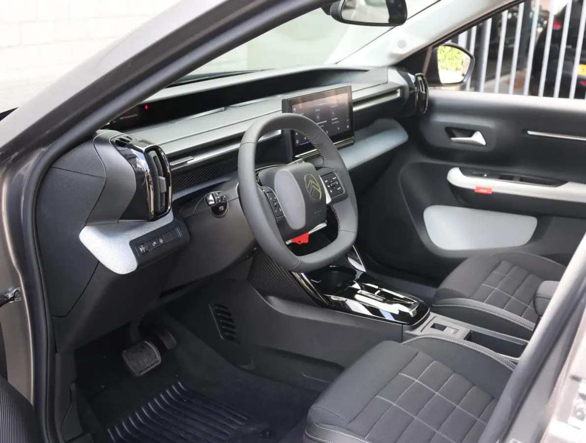 Max 113pk Comfort Range 44 kWh 8jaar Garantie | Accu 98% |Navigatie | Camera achter | Lichtmetalen velgen | Apple Carplay en Android Auto