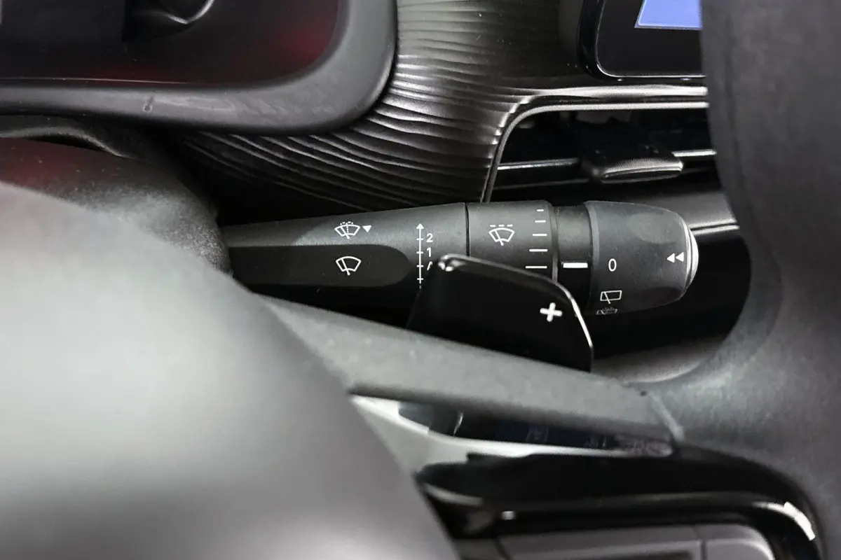 1.2 e-Hybrid Longitude Apple CarPlay 16" LMW