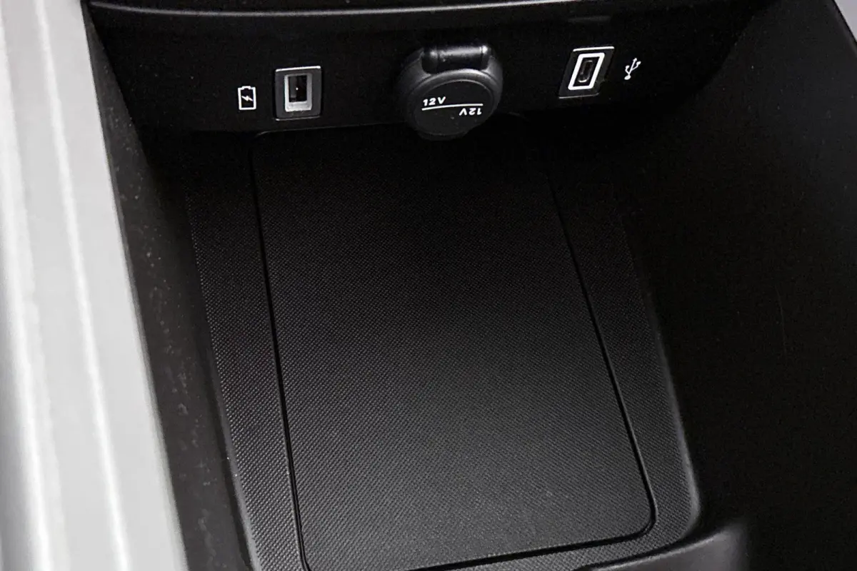 1.2 e-Hybrid Longitude Apple CarPlay 16" LMW