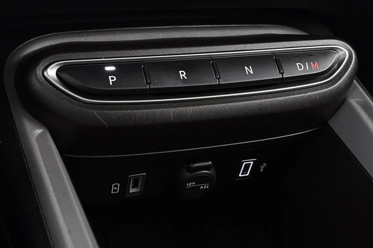 1.2 e-Hybrid Longitude Apple CarPlay 16" LMW