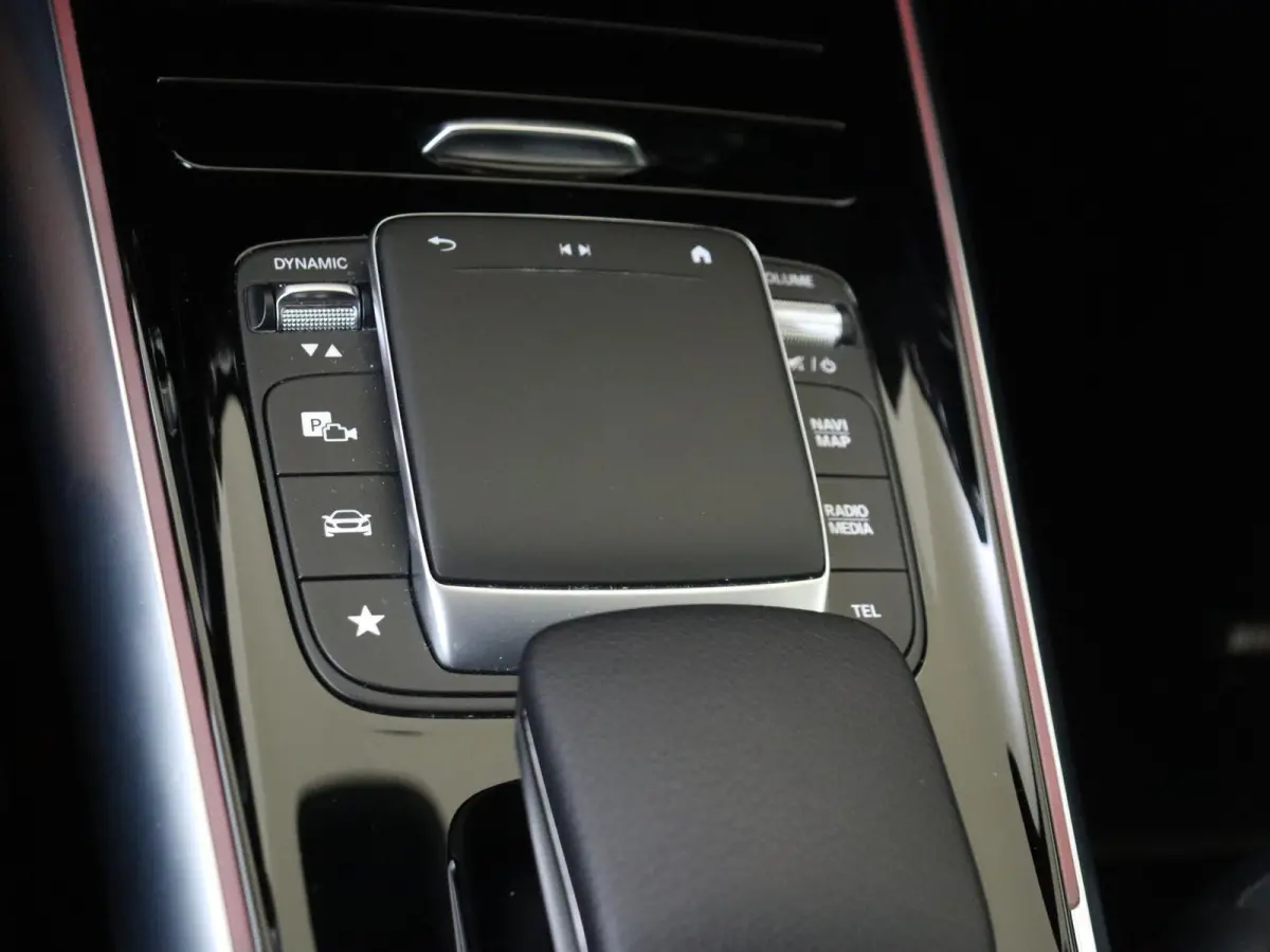180 AMG Line / Achteruitrijcamera / Night-Pakket /