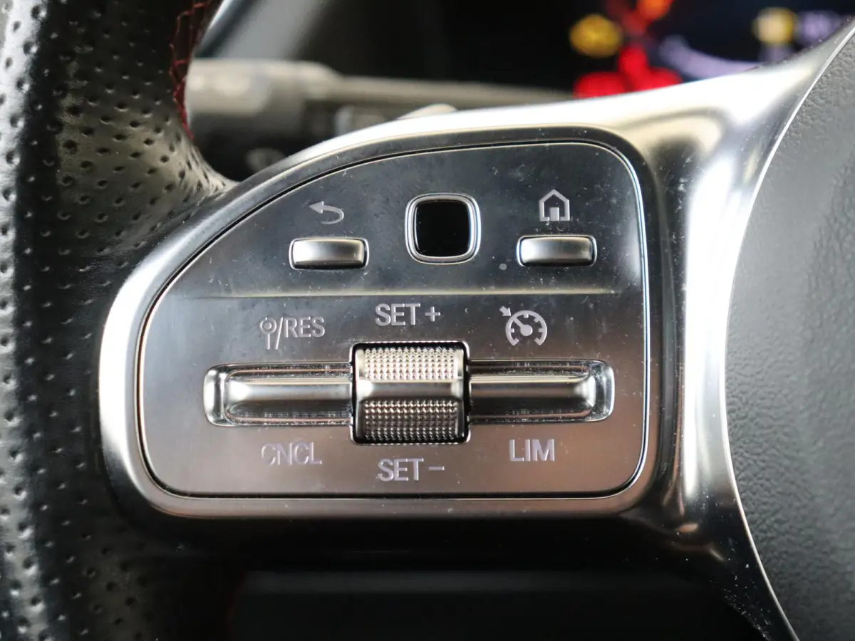180 AMG Line / Achteruitrijcamera / Night-Pakket /