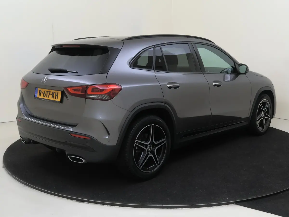 180 AMG Line / Panaromadak / Achteruitrijcamera / Night-Pakket /