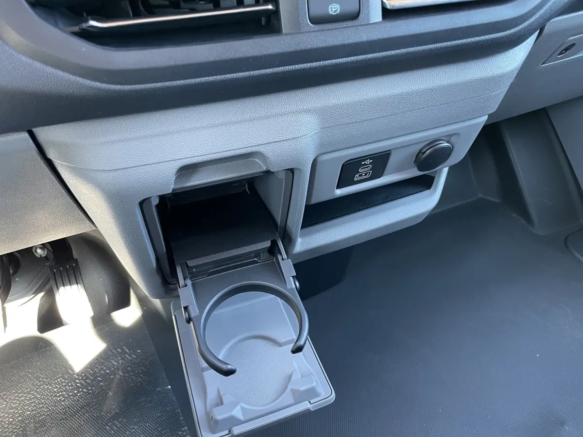 320 L1H1 Limited 71 kWh | Winterpack | Adap. Cruise Control | Trekhaak | Camera | | 13 polige trekhaak met Trailer Sway Control | 2 zitplaatsen rechtsvoor | 3-fase laadkabel mode 3 32A, 10 m