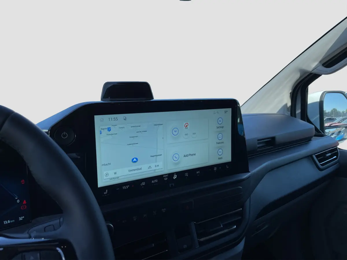 320 L1H1 Limited 71 kWh | Winterpack | Adap. Cruise Control | Trekhaak | Camera | | 13 polige trekhaak met Trailer Sway Control | 2 zitplaatsen rechtsvoor | 3-fase laadkabel mode 3 32A, 10 m