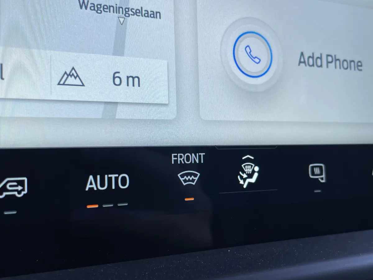 320 L1H1 Limited 71 kWh | Winterpack | Adap. Cruise Control | Trekhaak | Camera | | 13 polige trekhaak met Trailer Sway Control | 2 zitplaatsen rechtsvoor | 3-fase laadkabel mode 3 32A, 10 m