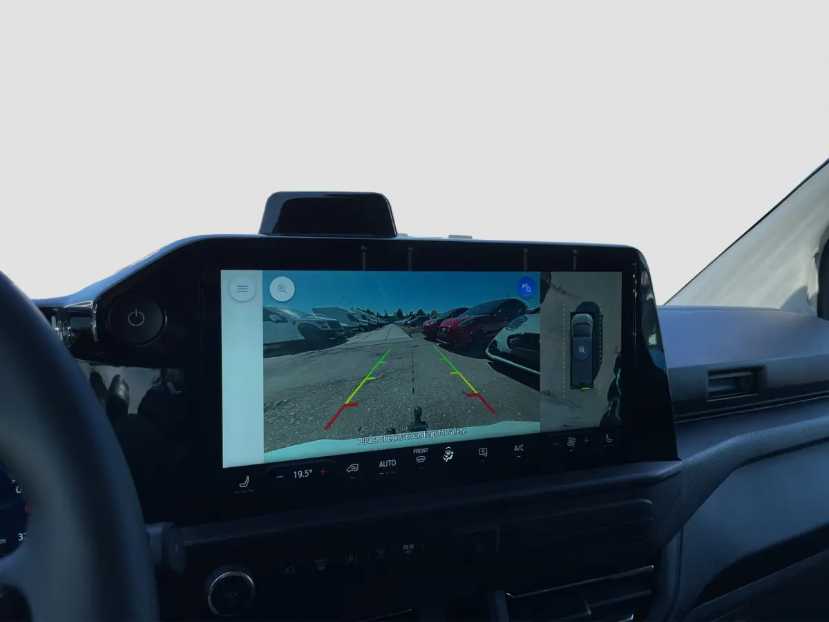 320 L1H1 Limited 71 kWh | Winterpack | Adap. Cruise Control | Trekhaak | Camera | | 13 polige trekhaak met Trailer Sway Control | 2 zitplaatsen rechtsvoor | 3-fase laadkabel mode 3 32A, 10 m