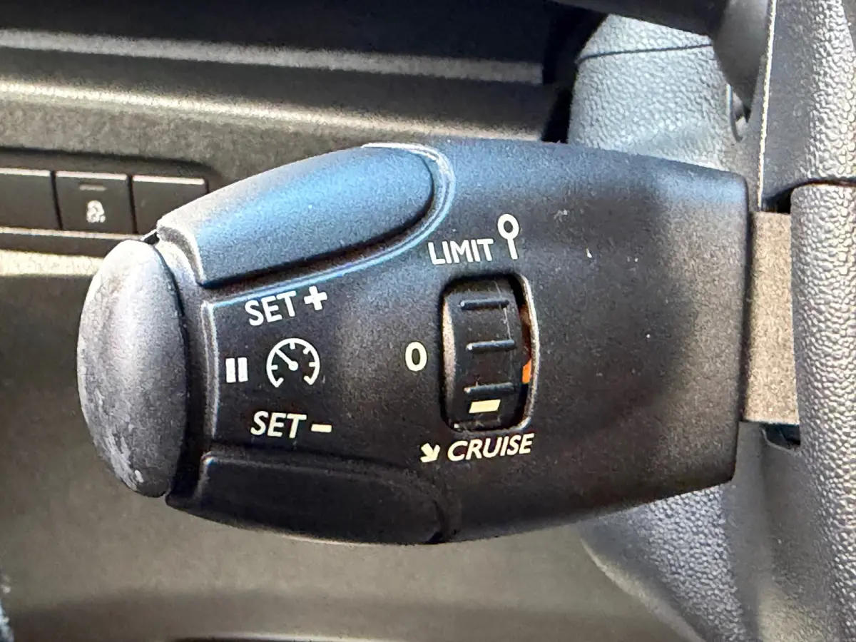 1.2 PureTech Feel Edition|2e Eigenaar|Navi|Climate|Cruise|PDC|LMV|ElektrischeRamen|Bleutooth|Isofix|DealerOnderhouden|