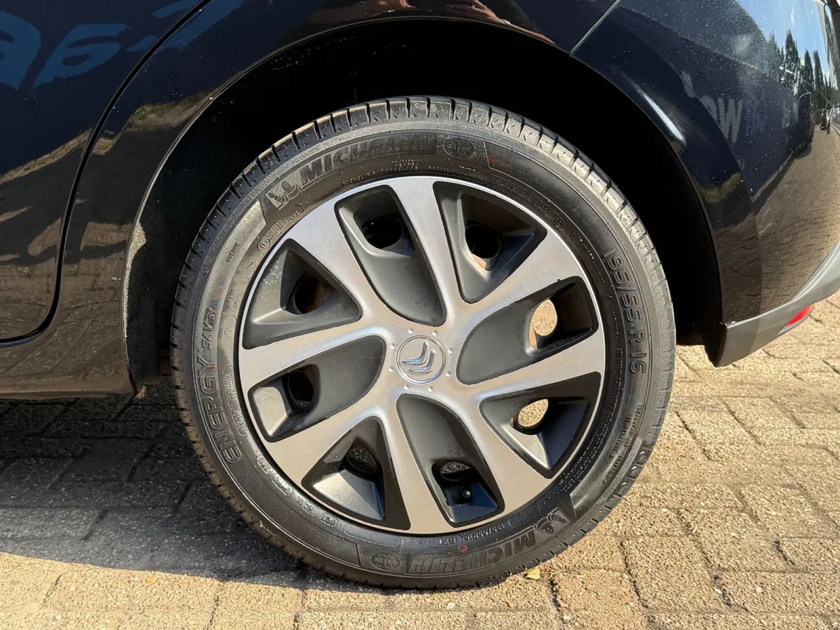 1.2 PureTech Feel Edition|2e Eigenaar|Navi|Climate|Cruise|PDC|LMV|ElektrischeRamen|Bleutooth|Isofix|DealerOnderhouden|