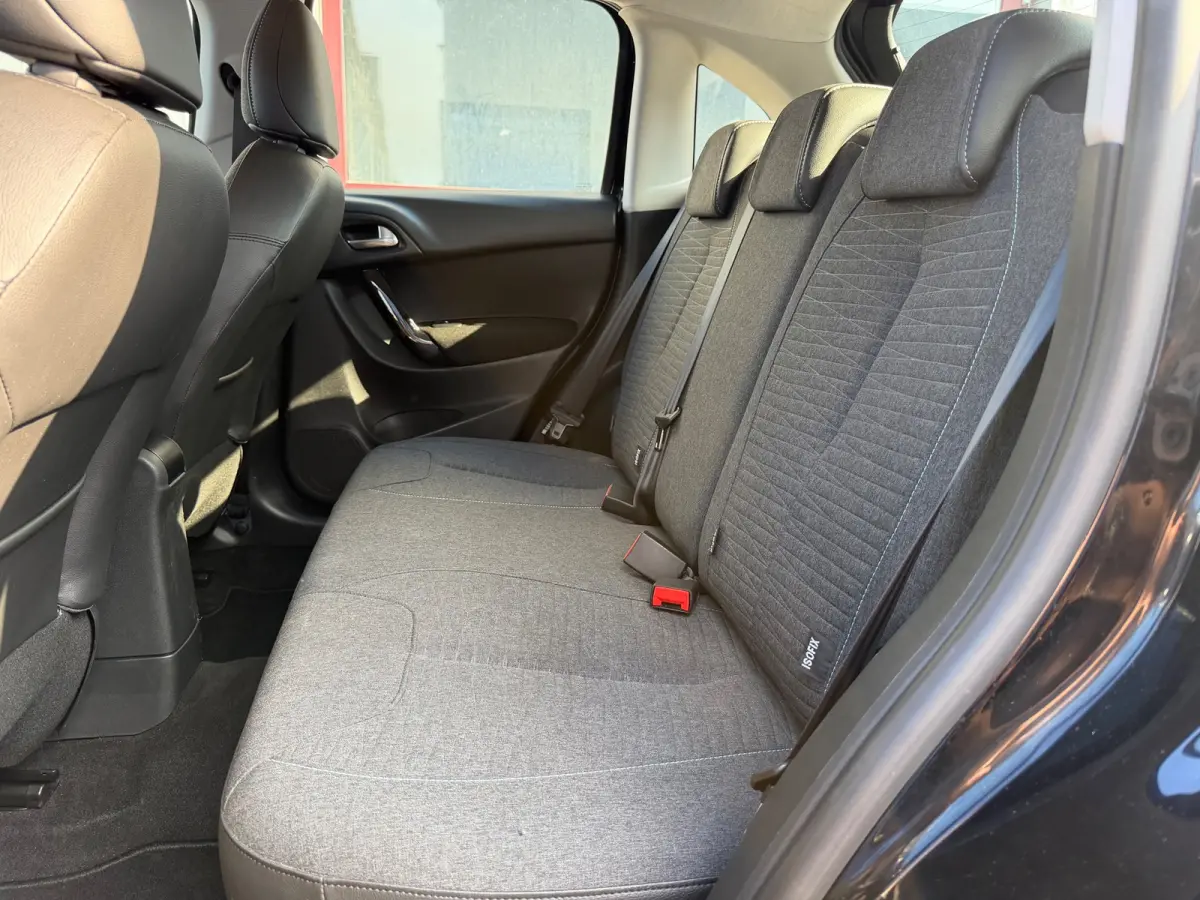 1.2 PureTech Feel Edition|2e Eigenaar|Navi|Climate|Cruise|PDC|LMV|ElektrischeRamen|Bleutooth|Isofix|DealerOnderhouden|