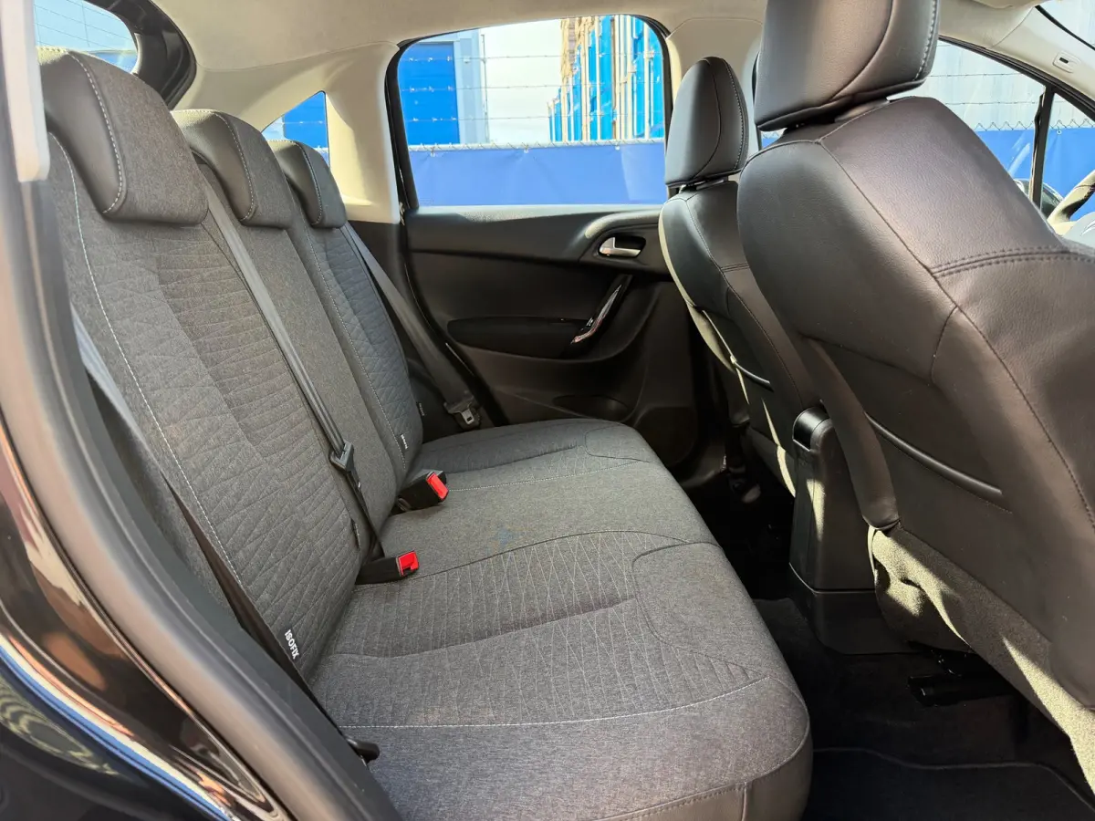 1.2 PureTech Feel Edition|2e Eigenaar|Navi|Climate|Cruise|PDC|LMV|ElektrischeRamen|Bleutooth|Isofix|DealerOnderhouden|
