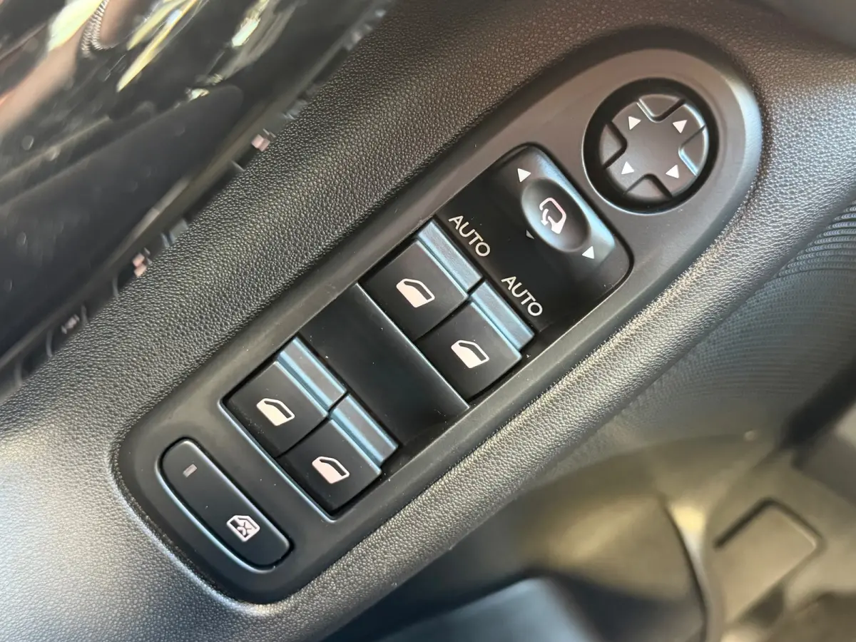 1.2 PureTech Feel Edition|2e Eigenaar|Navi|Climate|Cruise|PDC|LMV|ElektrischeRamen|Bleutooth|Isofix|DealerOnderhouden|
