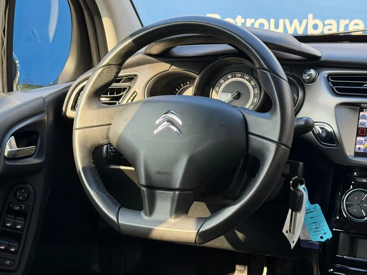 1.2 PureTech Feel Edition|2e Eigenaar|Navi|Climate|Cruise|PDC|LMV|ElektrischeRamen|Bleutooth|Isofix|DealerOnderhouden|