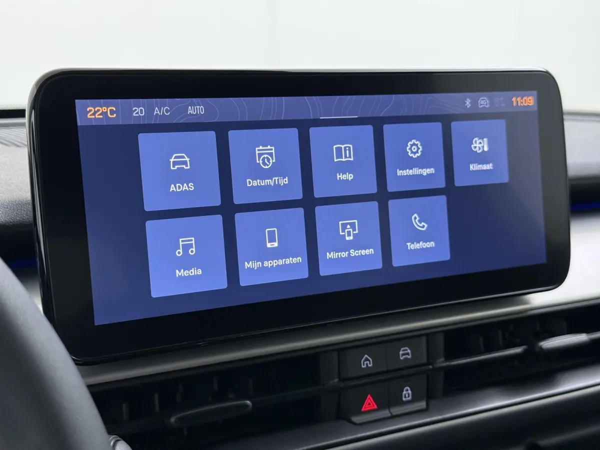 Summit 100pk | Navigatie via Apple Carplay en Android auto | Camera achter | cruise control | Lichtmetalen velgen | Automatische airco