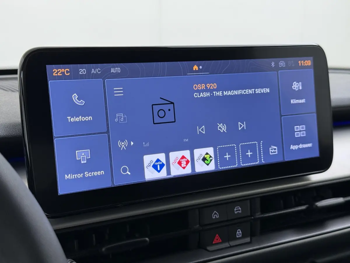 Summit 100pk | Navigatie via Apple Carplay en Android auto | Camera achter | cruise control | Lichtmetalen velgen | Automatische airco