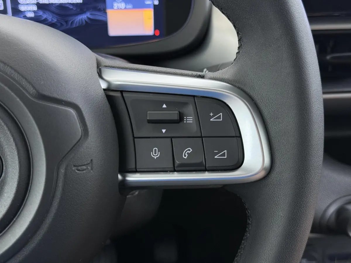 Summit 100pk | Navigatie via Apple Carplay en Android auto | Camera achter | cruise control | Lichtmetalen velgen | Automatische airco