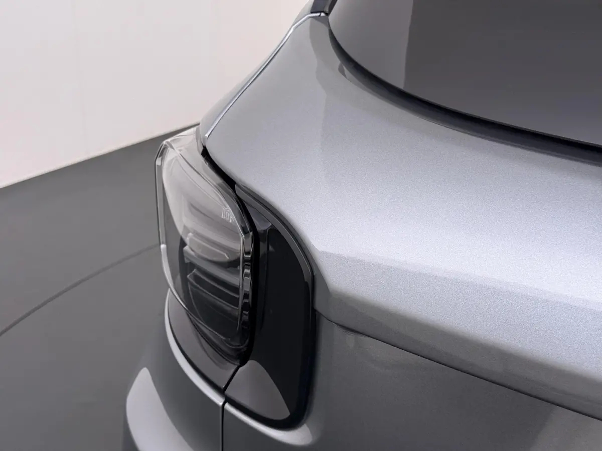 Summit 100pk | Navigatie via Apple Carplay en Android auto | Camera achter | cruise control | Lichtmetalen velgen | Automatische airco