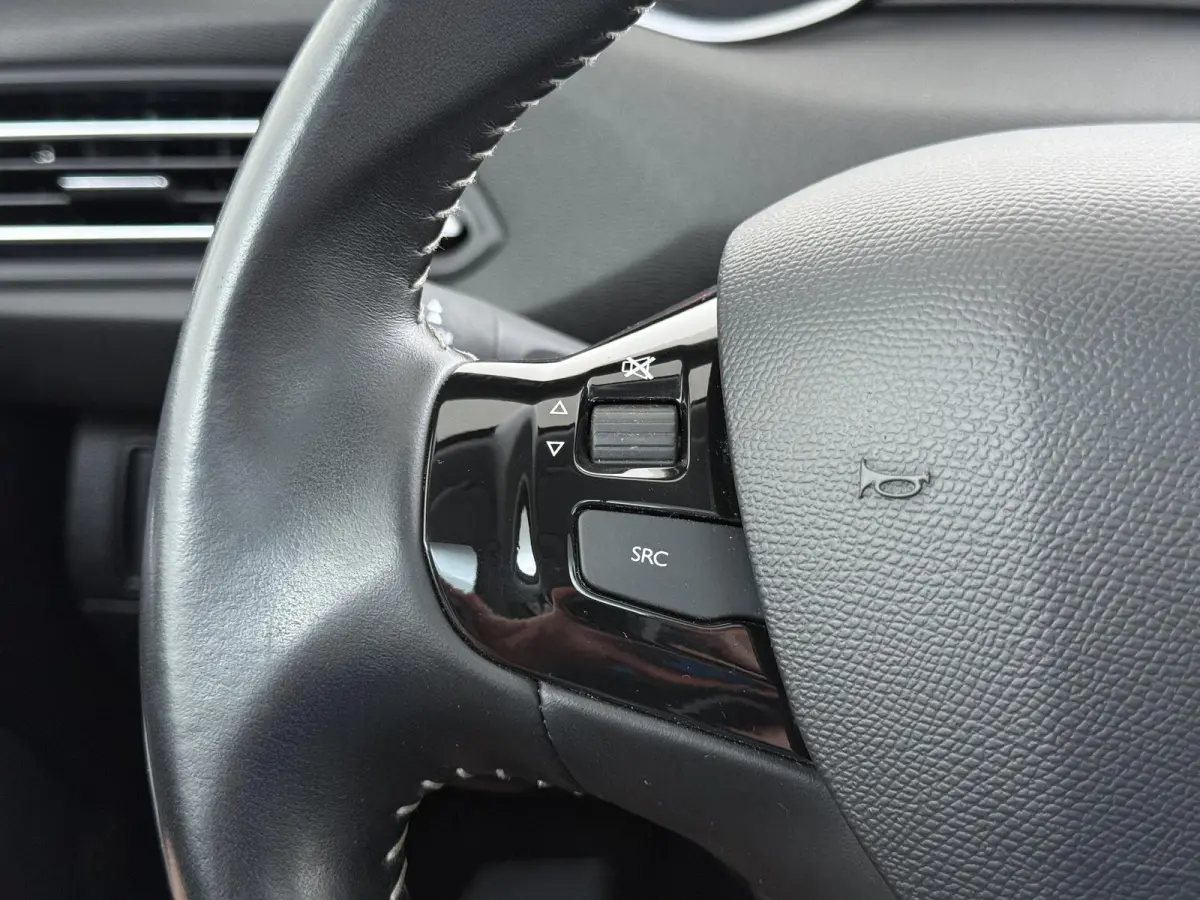 Blue Lease Executive 110pk | Trekhaak | Navigatie | Automatische airco | Cruise control | Parkeersensoren achter | Lichtmetalen velgen | Apple Carplay en Android auto