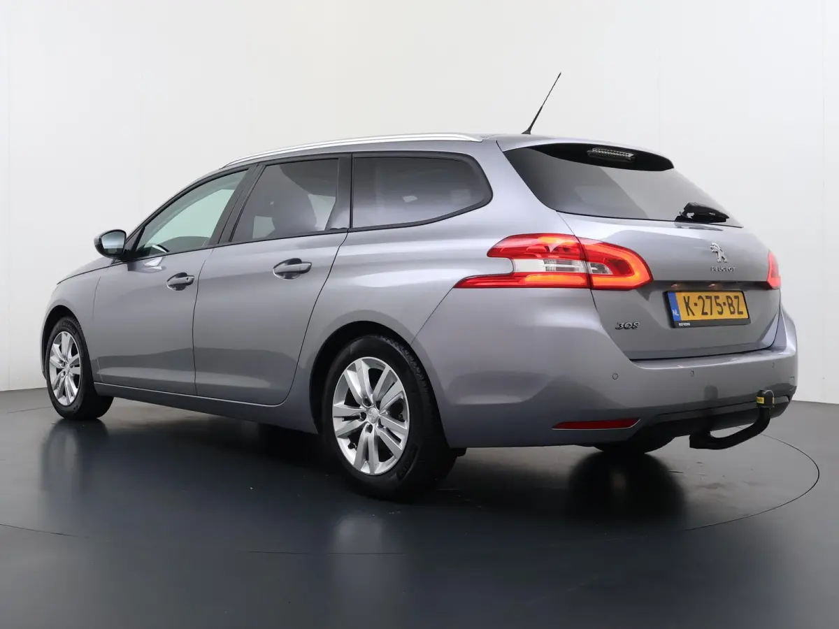 Blue Lease Executive 110pk | Trekhaak | Navigatie | Automatische airco | Cruise control | Parkeersensoren achter | Lichtmetalen velgen | Apple Carplay en Android auto