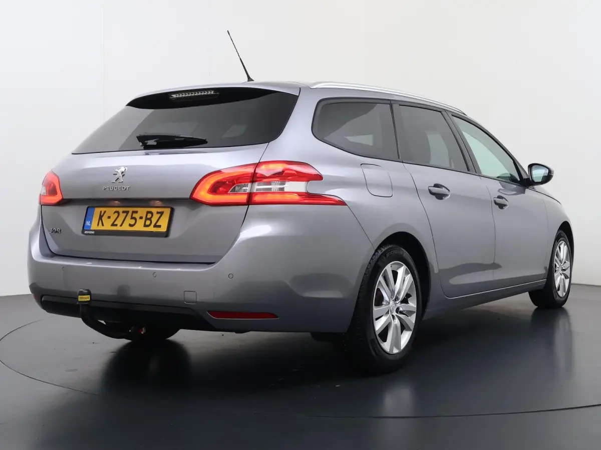 Blue Lease Executive 110pk | Trekhaak | Navigatie | Automatische airco | Cruise control | Parkeersensoren achter | Lichtmetalen velgen | Apple Carplay en Android auto