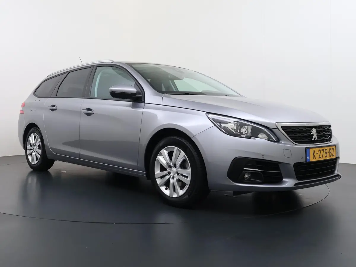 Blue Lease Executive 110pk | Trekhaak | Navigatie | Automatische airco | Cruise control | Parkeersensoren achter | Lichtmetalen velgen | Apple Carplay en Android auto