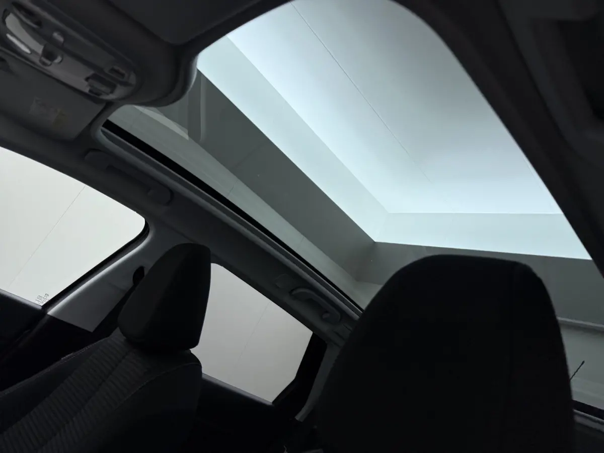 Blue Lease Executive 110pk | Trekhaak | Navigatie | Automatische airco | Cruise control | Parkeersensoren achter | Lichtmetalen velgen | Apple Carplay en Android auto