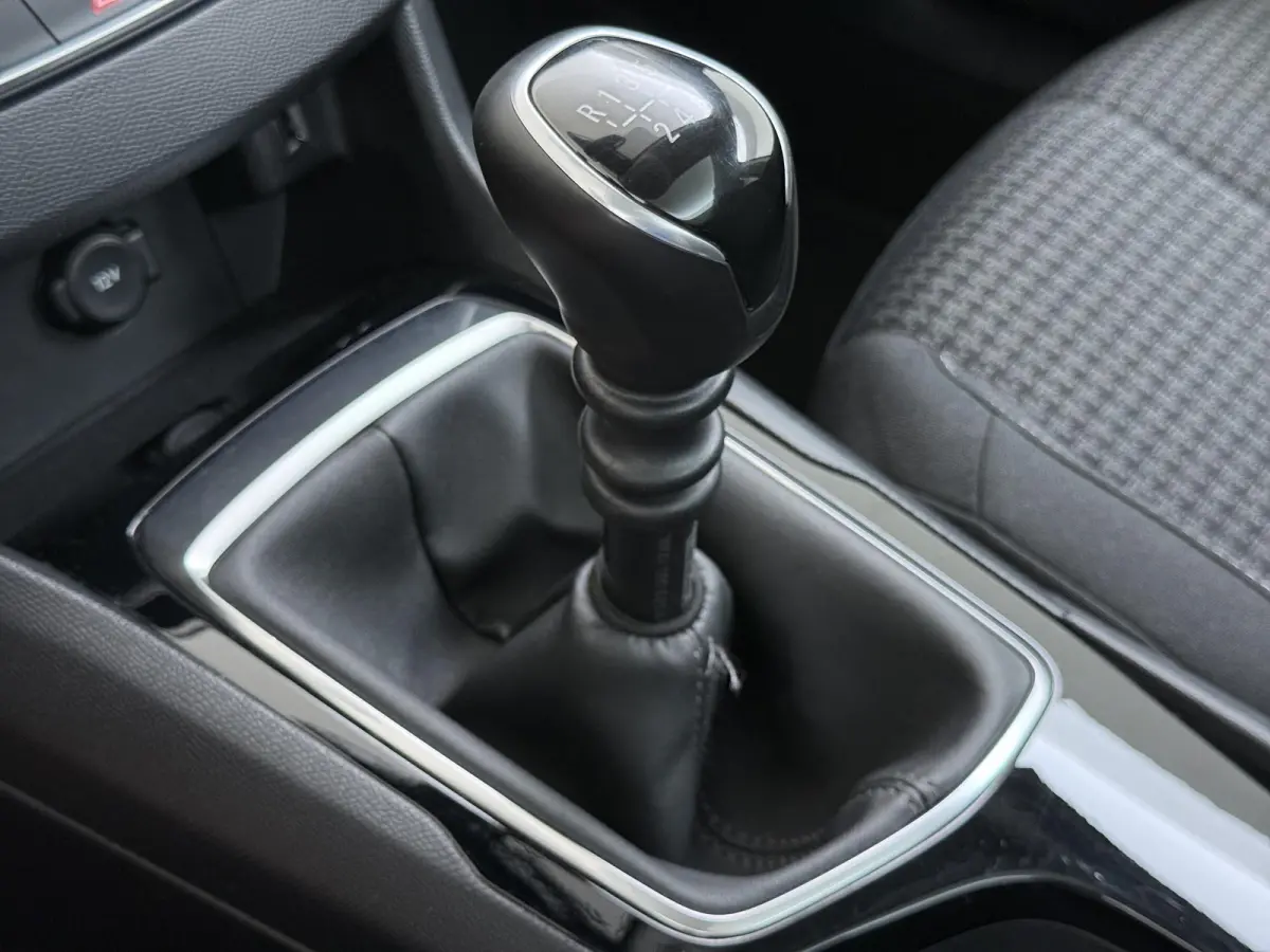 Blue Lease Executive 110pk | Trekhaak | Navigatie | Automatische airco | Cruise control | Parkeersensoren achter | Lichtmetalen velgen | Apple Carplay en Android auto