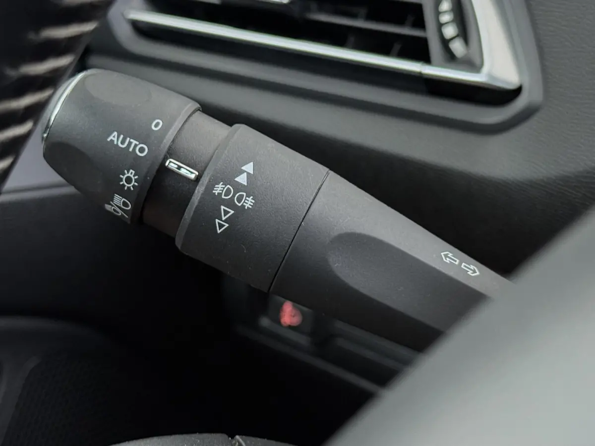 Blue Lease Executive 110pk | Trekhaak | Navigatie | Automatische airco | Cruise control | Parkeersensoren achter | Lichtmetalen velgen | Apple Carplay en Android auto