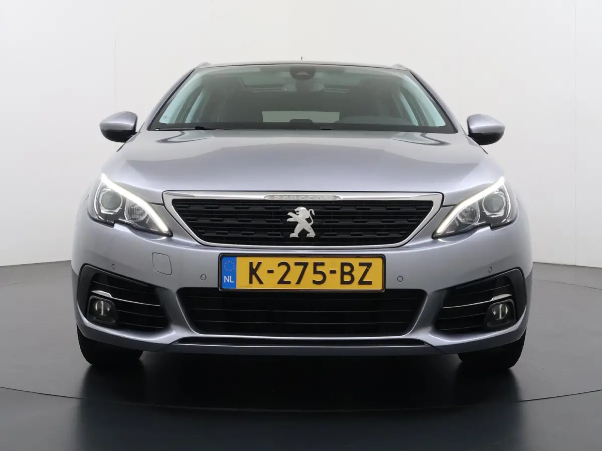 Blue Lease Executive 110pk | Trekhaak | Navigatie | Automatische airco | Cruise control | Parkeersensoren achter | Lichtmetalen velgen | Apple Carplay en Android auto