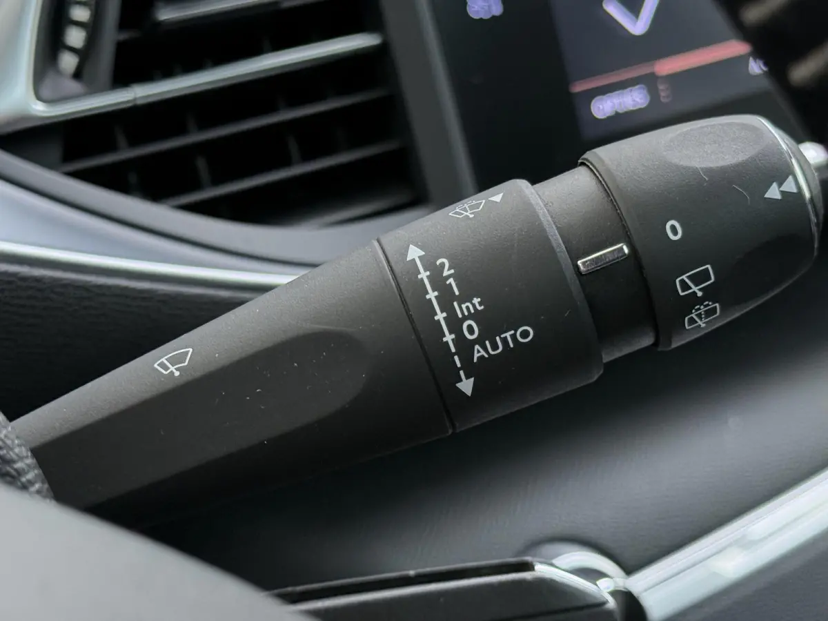 Blue Lease Executive 110pk | Trekhaak | Navigatie | Automatische airco | Cruise control | Parkeersensoren achter | Lichtmetalen velgen | Apple Carplay en Android auto